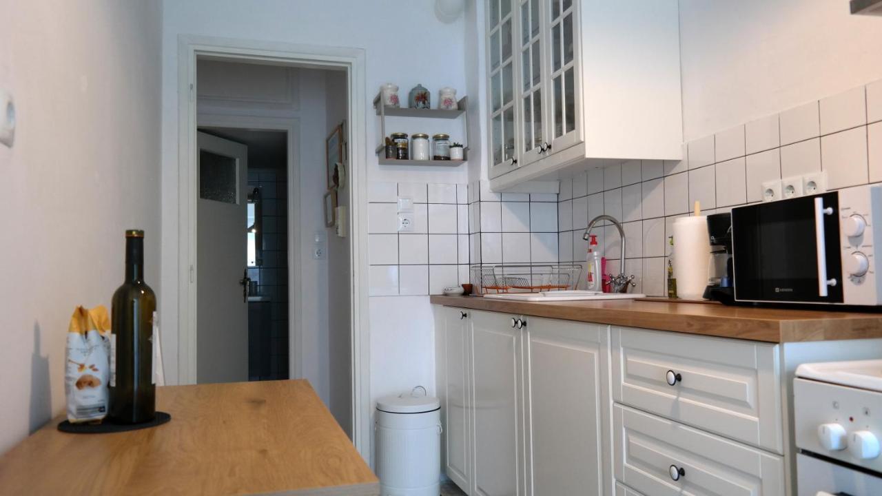 Flat In The Heart Of Koukaki Under Acropolis Apartment Athena Bagian luar foto